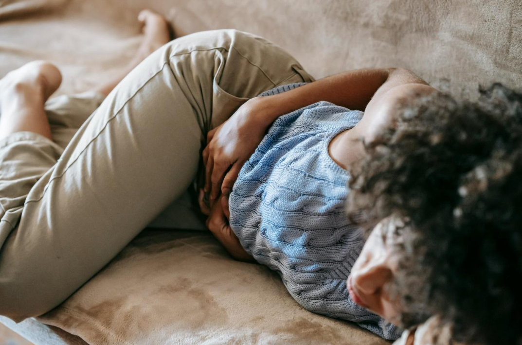 4 Cara Mengatasi Badan Pegal saat Haid, Tetap Nyaman Beraktivitas!